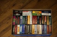 kasety VHS w pudełku